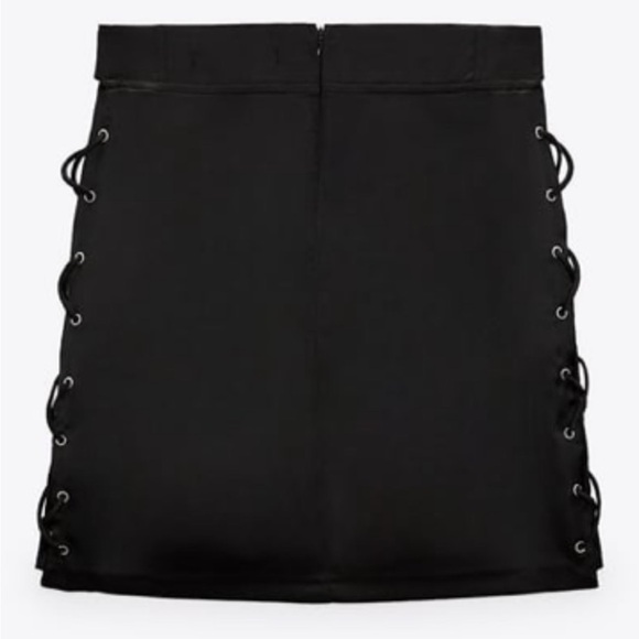Black satin lace up mini skirt - Picture 6 of 10